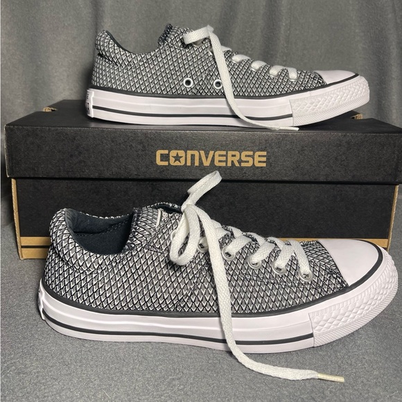 Women’s Converse All Star.  Size 7 - Picture 2 of 6